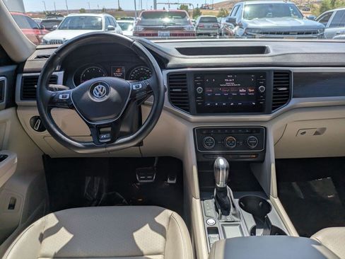 Used 2019 Volkswagen Atlas SE w/ Panoramic Sunroof Package FWD image 26