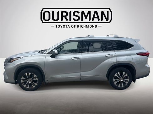 Certified 2021 Toyota Highlander XLE image 8