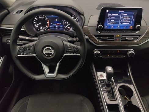 Used 2023 Nissan Altima 2.5 SV image 22