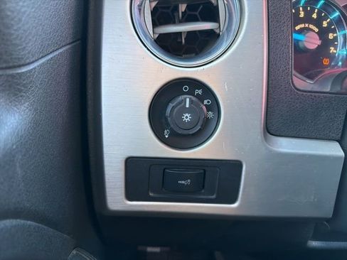 Used 2014 Ford F150 Platinum image 16