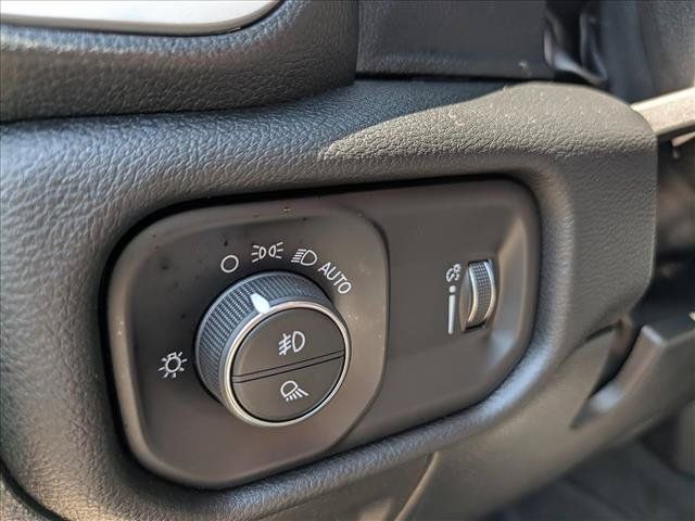 Used 2022 RAM 1500 Big Horn AWD/4WD image 30