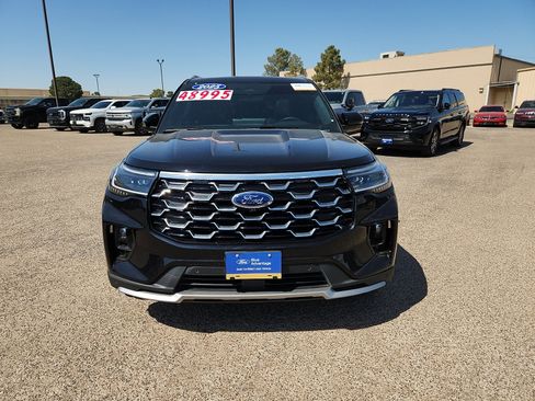 Certified 2025 Ford Explorer Platinum image 2