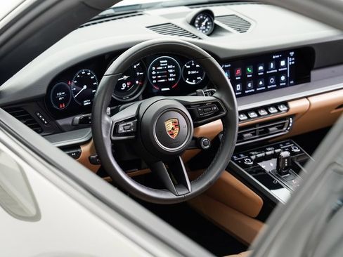 Used 2023 Porsche 911 Carrera image 9