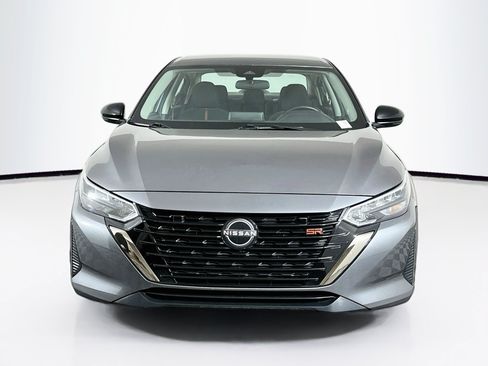 Used 2025 Nissan Sentra SR FWD image 2
