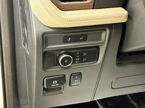 Used 2024 Ford Expedition Limited image 10