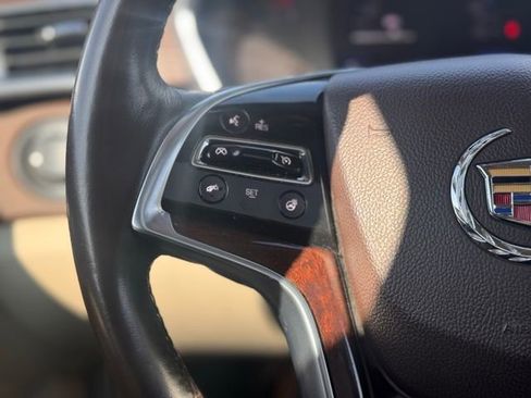 Used 2014 Cadillac SRX Luxury image 10