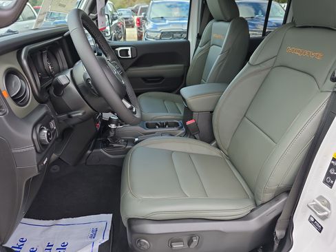 New 2026 Jeep Gladiator Mojave image 11