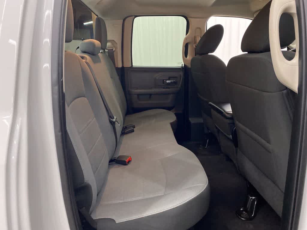 Used 2024 RAM 1500 Classic SLT AWD/4WD image 17