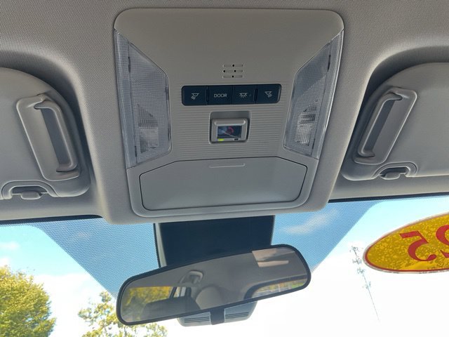 Used 2025 Toyota RAV4 XLE AWD/4WD image 33
