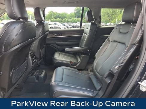 Used 2023 Jeep Grand Cherokee L Limited AWD/4WD image 17