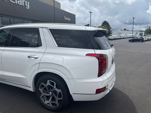 Used 2022 Hyundai Palisade Calligraphy w/ Cargo Package FWD image 7
