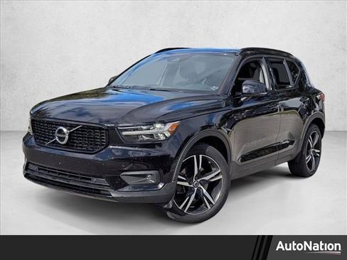 Used 2020 Volvo XC40 T4 R-Design w/ Protection Package Premier image 1