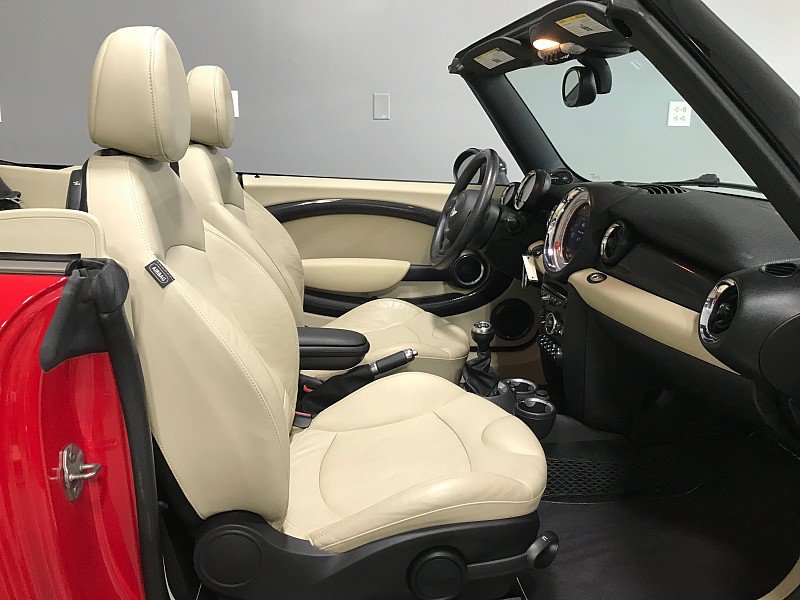 Used 2013 MINI Cooper S w/ Technology Pkg 2 FWD image 21