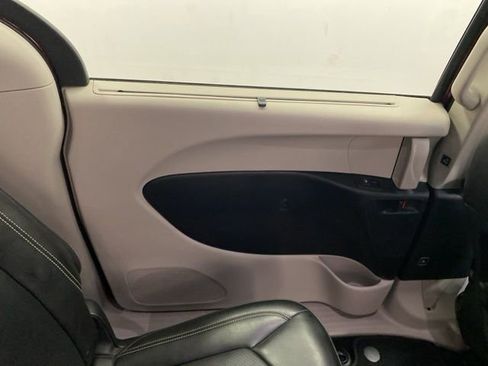 Used 2020 Chrysler Voyager Lxi image 20