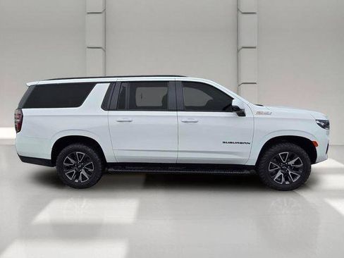 Certified 2022 Chevrolet Suburban Z71 w/ Off-Road Capability Package AWD/4WD image 6