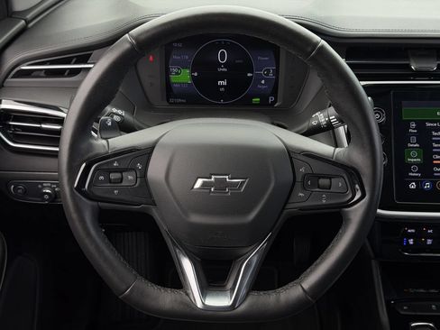 Used 2022 Chevrolet Bolt EUV LT w/ Convenience Package FWD image 13