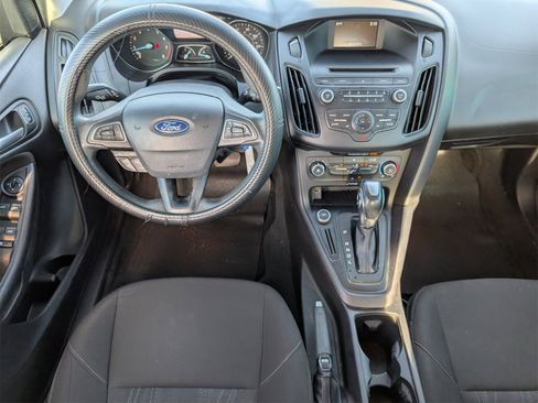 Used 2015 Ford Focus SE image 6