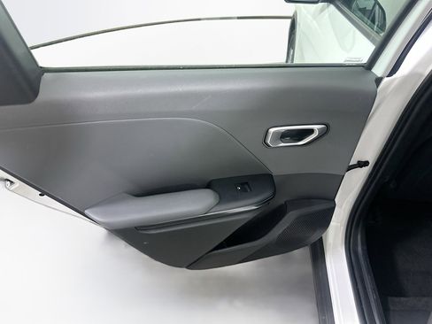 Used 2025 Kia K4 FWD image 25