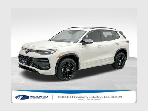 Certified 2026 Volkswagen Tiguan SE R-Line AWD/4WD image 1