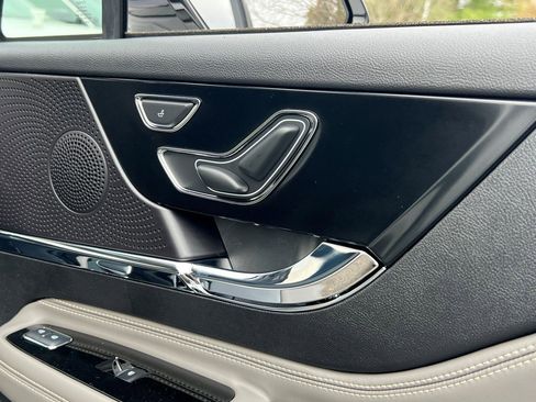 New 2026 Lincoln Corsair Premiere image 8