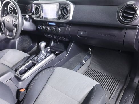 Used 2021 Toyota Tacoma TRD Off-Road image 37
