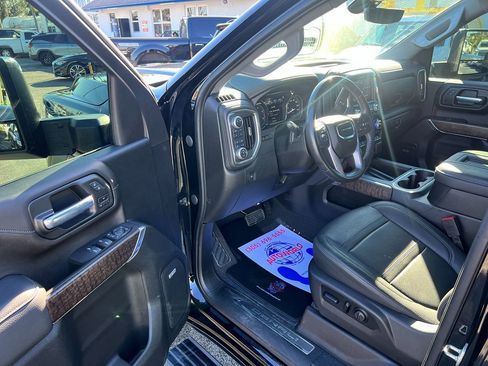 Used 2021 GMC Sierra 2500 Denali w/ Denali Ultimate Package image 10