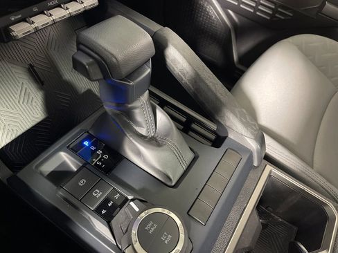 Certified 2024 Toyota Tacoma SR5 image 22