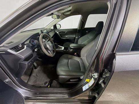 Certified 2021 Toyota RAV4 LE AWD/4WD image 18