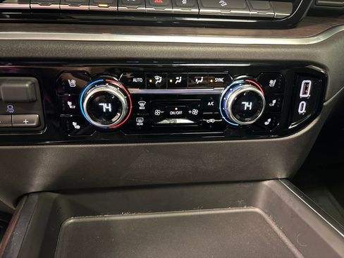 New 2025 GMC Sierra 2500 SLT image 40