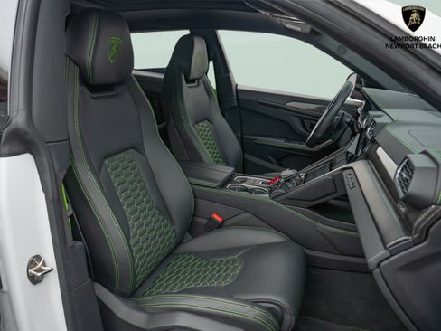 Used 2024 Lamborghini Urus S AWD/4WD image 10