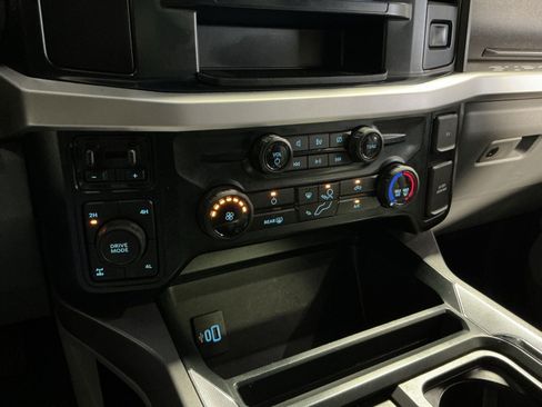 Used 2024 Ford F250 XLT w/ FX4 Off-Road Package AWD/4WD image 21