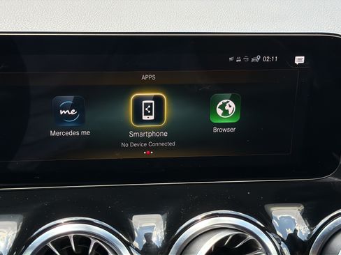 Used 2023 Mercedes-Benz GLA 250 w/ Premium Package image 23