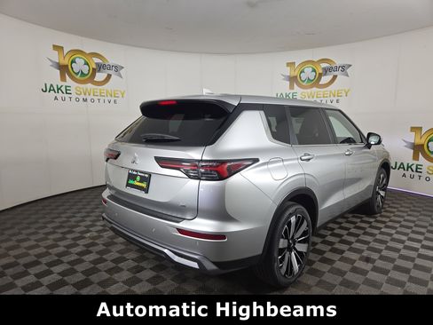 New 2026 Mitsubishi Outlander SE image 7