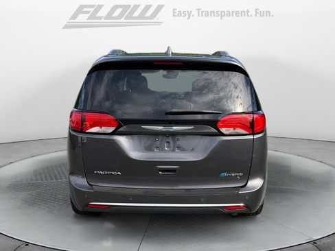 Used 2019 Chrysler Pacifica Limited w/ Advanced Safetytec Group FWD image 8