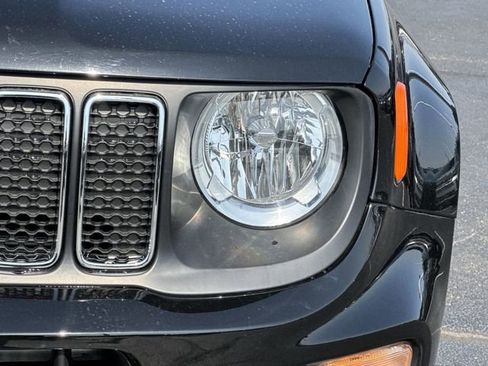 Used 2020 Jeep Renegade Latitude w/ Cold Weather Group image 35