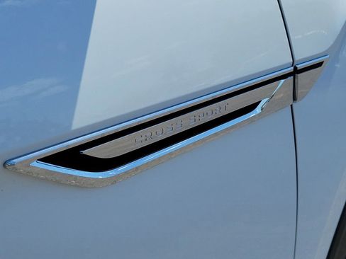 Used 2026 Volkswagen Atlas Cross Sport SE image 6