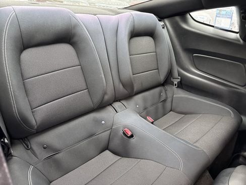 Used 2016 Ford Mustang V6 image 21