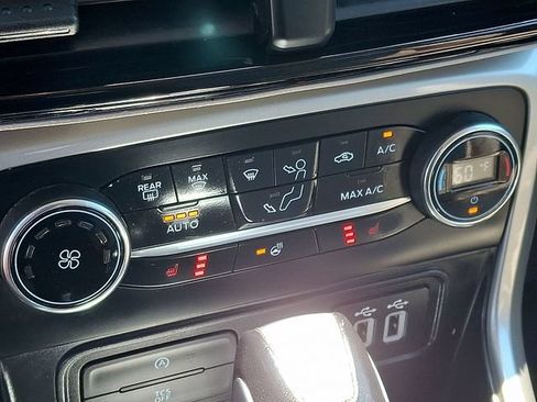 Used 2019 Ford EcoSport Titanium FWD image 16