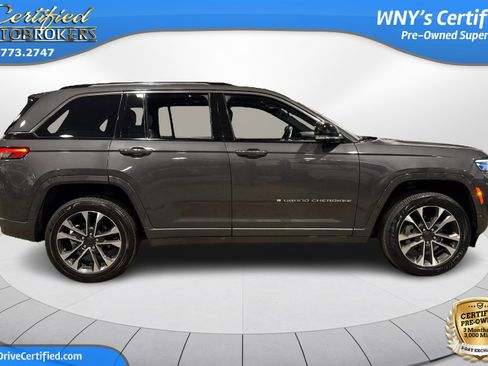 Used 2022 Jeep Grand Cherokee Overland w/ Luxury Tech Group IV image 4