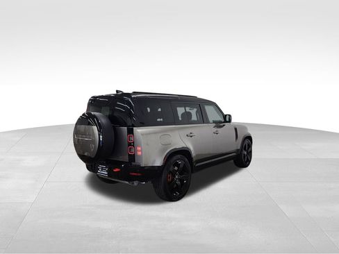 Used 2025 Land Rover Defender 110 X AWD/4WD image 8