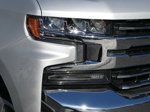 Used 2019 Chevrolet Silverado 1500 LTZ w/ LTZ Convenience Package image 12