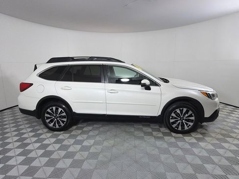 Used 2016 Subaru Outback 3.6R Limited AWD/4WD image 4
