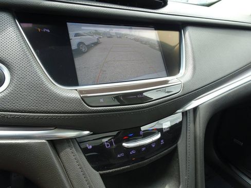Used 2019 Cadillac XT5 Luxury AWD/4WD image 18