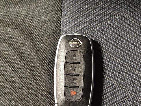 Used 2025 Nissan Versa SV FWD image 32