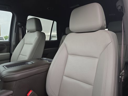 Used 2024 Chevrolet Tahoe LT RWD image 25