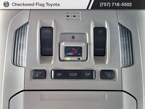 Used 2023 Toyota Highlander XLE image 10