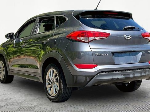 Used 2018 Hyundai Tucson SE image 5