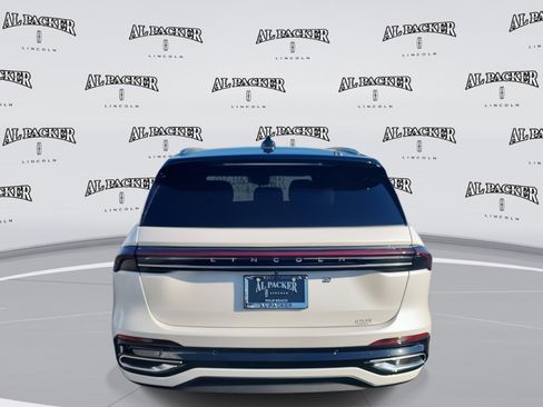 New 2026 Lincoln Nautilus Reserve image 4