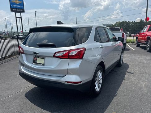 Used 2020 Chevrolet Equinox LS w/ LS Convenience Package FWD image 6