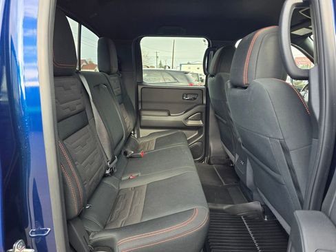 Used 2022 Nissan Frontier PRO-4X w/ Technology Package image 14